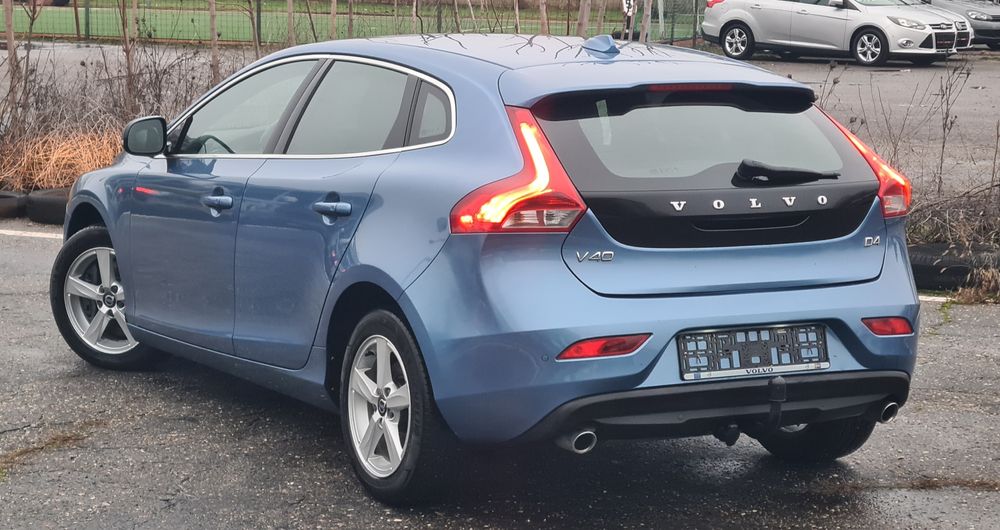 Volvo V40 - D4 2015 * 2.0 Diesel 190 CP * Navi * Piele * Memorii