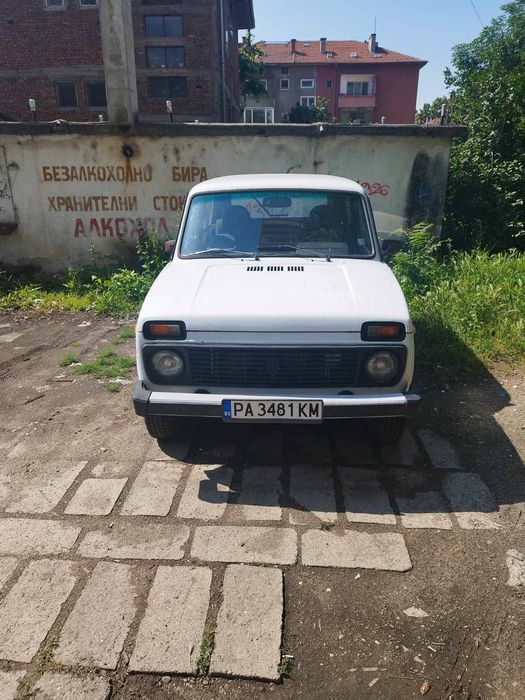 Продава се  Лада Нива година 2008,бензин