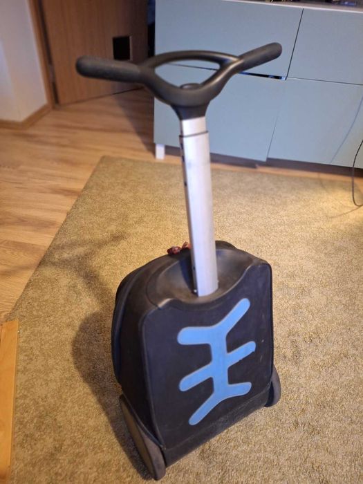 Ghiozdan Nikidom, cu roti mari