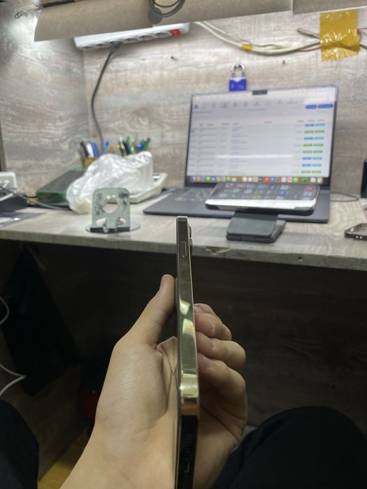 Продам Айфон 12 Про мах срочно!