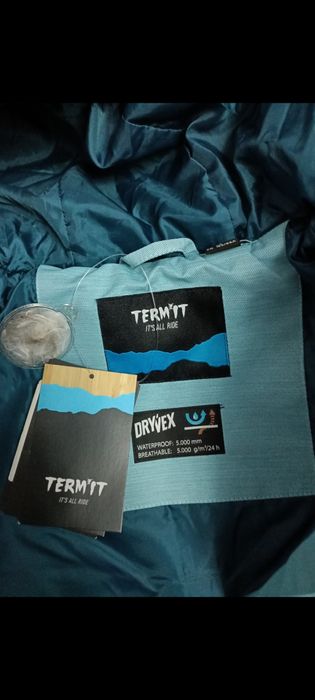 Продам зимний пуховик