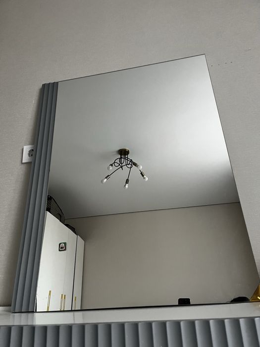 Комод с зеркалом