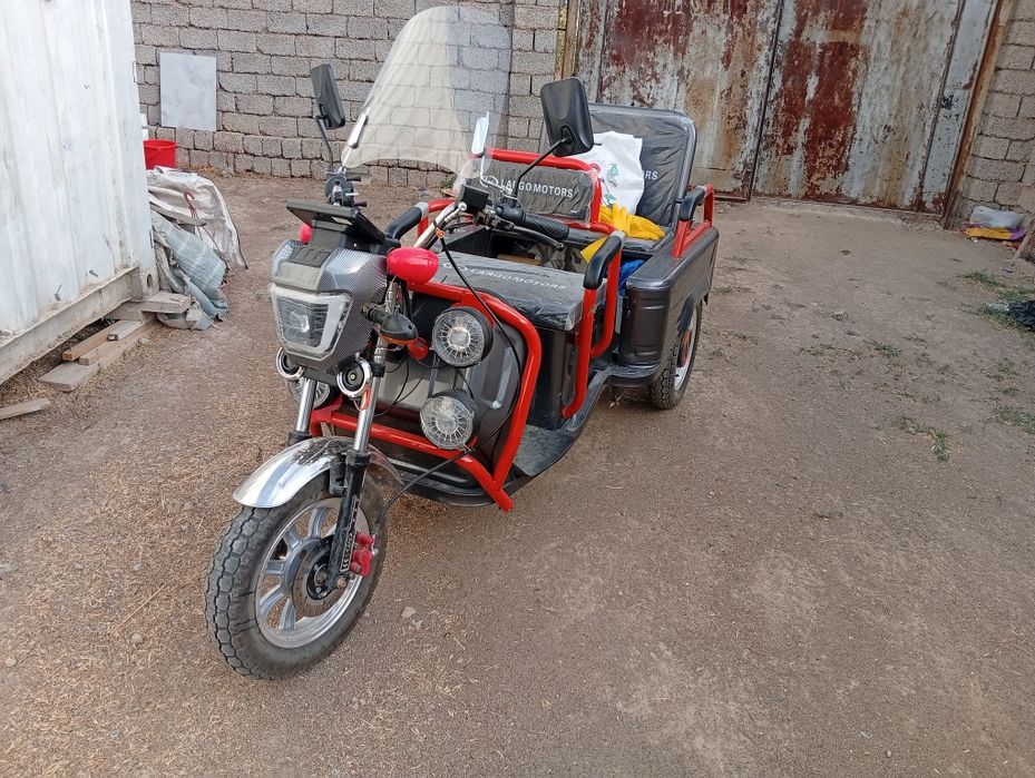 Skuter sotiladi arzon va yangi