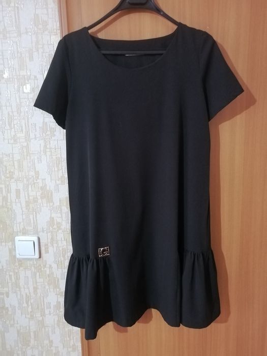 Продам платья размер 48