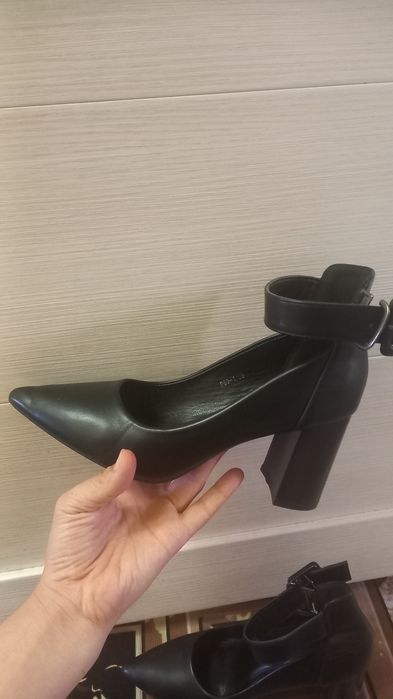 Продам женские туфли