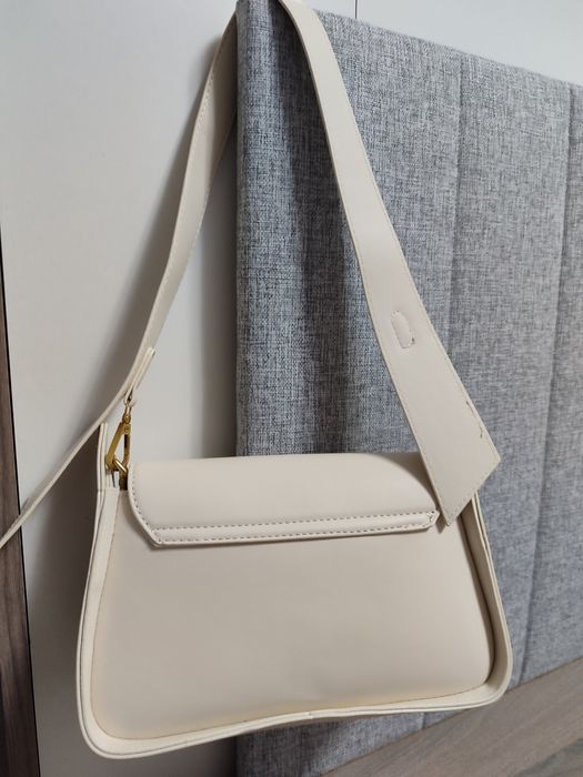 Сумочка новая через плечо