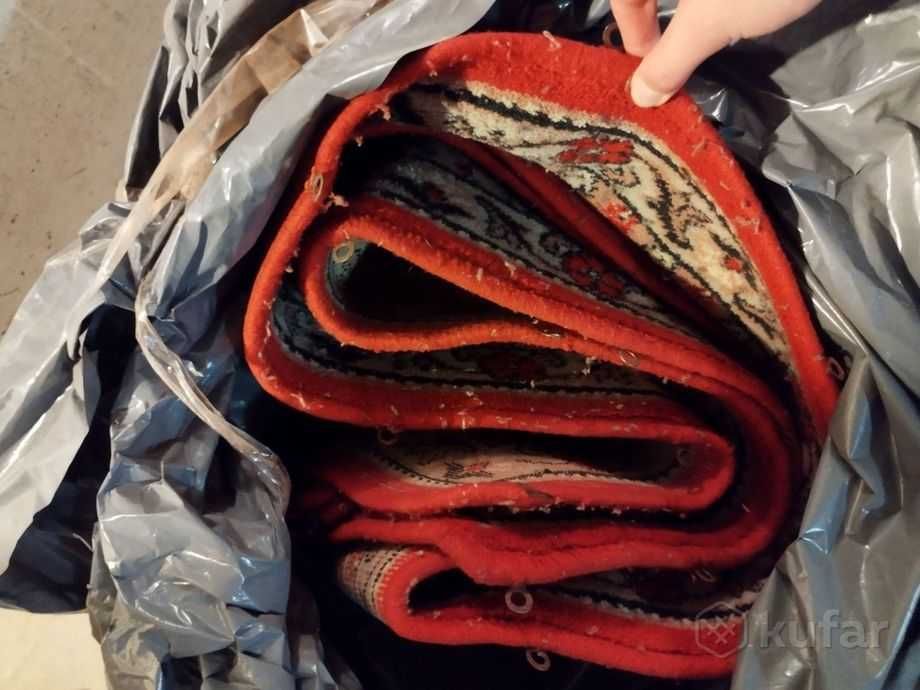 Разные  ковры  рсинтетические