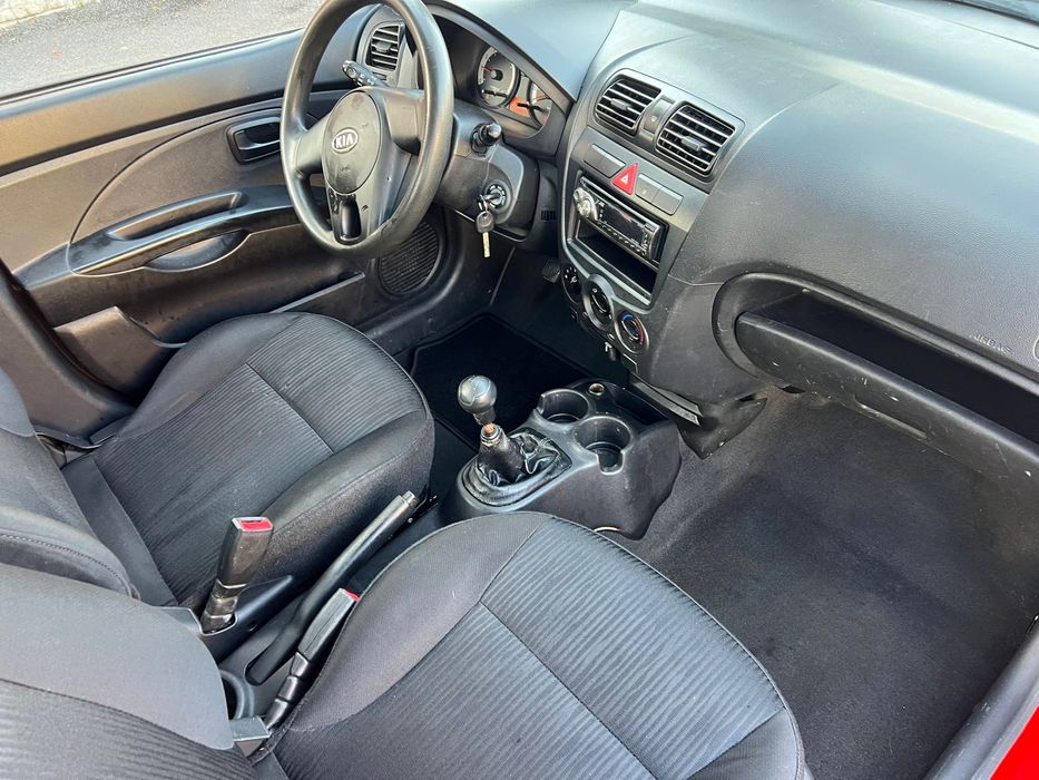 Vand sau schimb kia picanto / variante auto