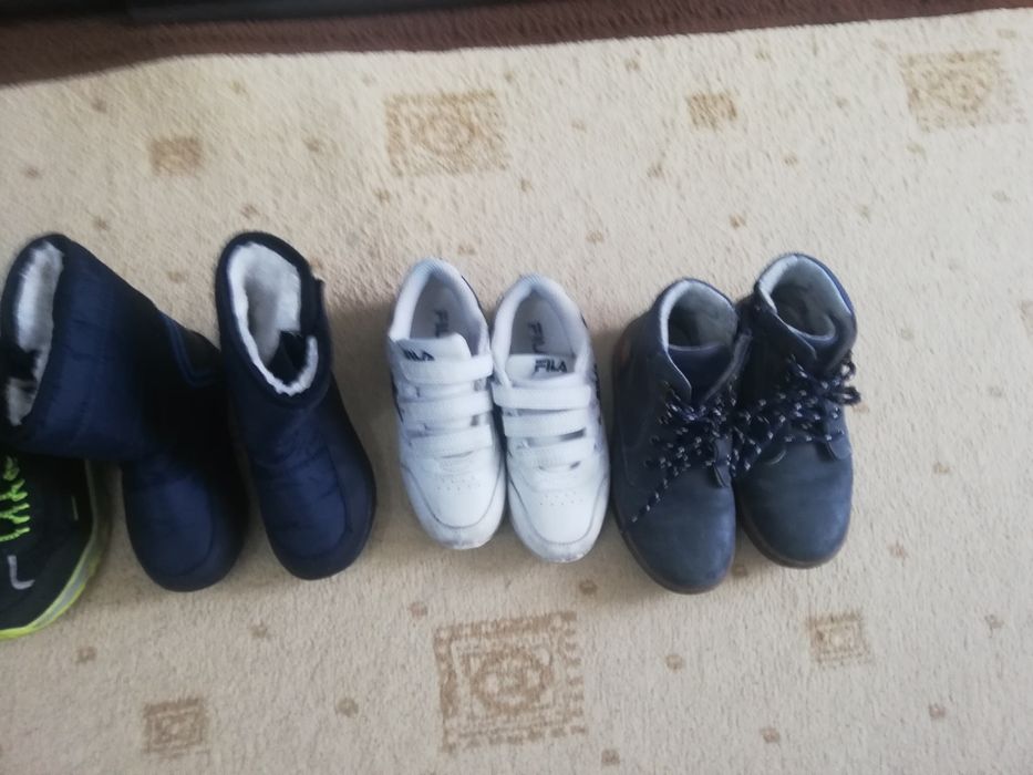 Vând adidași nr 30 31 și 28 în stare foarte bună