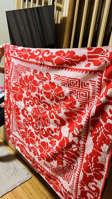 Vand cuverturi / fete de masa / tindee