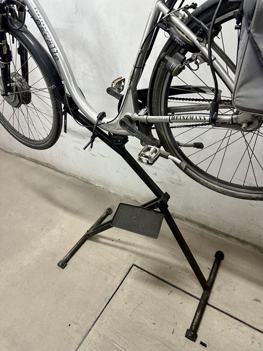 Стойка за ремонт на велосипеди