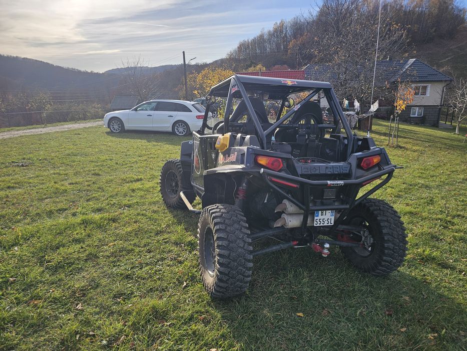 Vând polari rzr 900 cc an 2011
