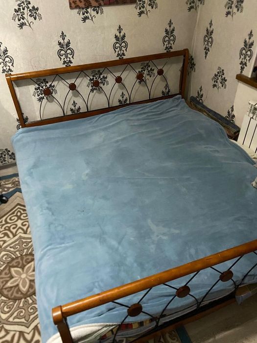 Двухспальная кровать