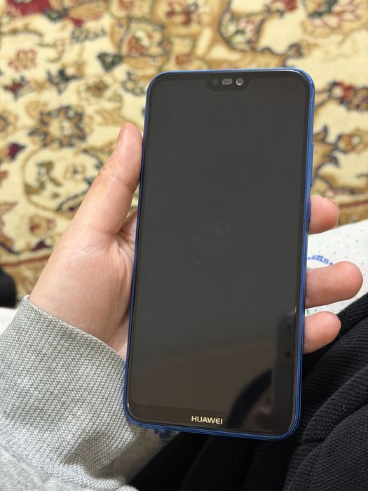 Huawei P20 Lite 4/64GB в отличном состоянии