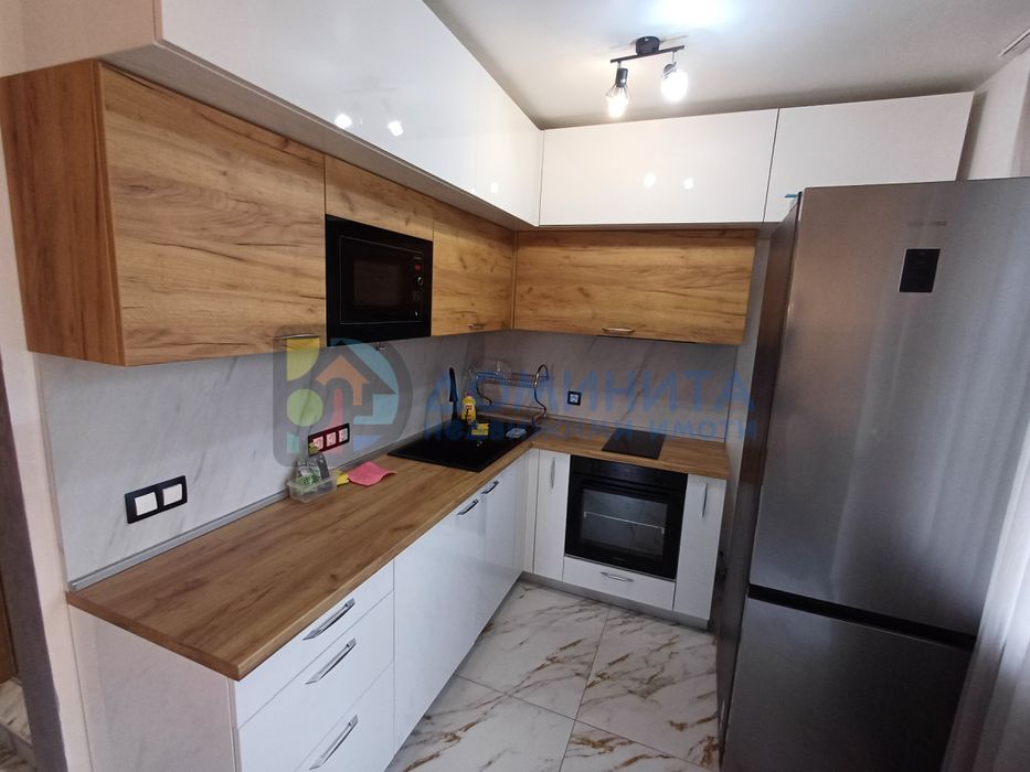 Двустаен апартамент, напълно обзаведен. Луксозно изпълнение