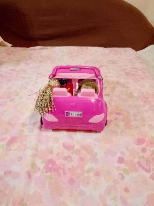 Кола на кукла барби и 2 куклички