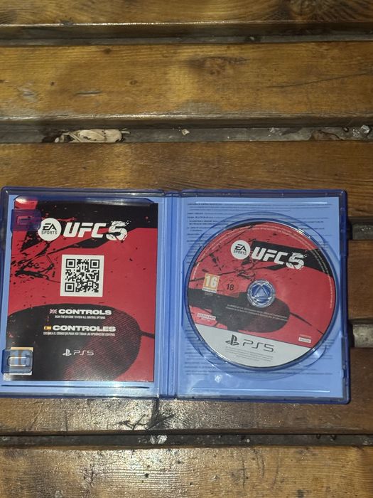 Продам диск ufc5 ps5