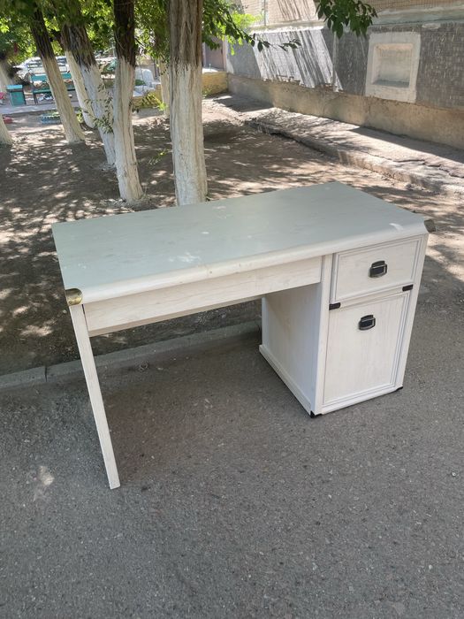Продам компьютерный стол