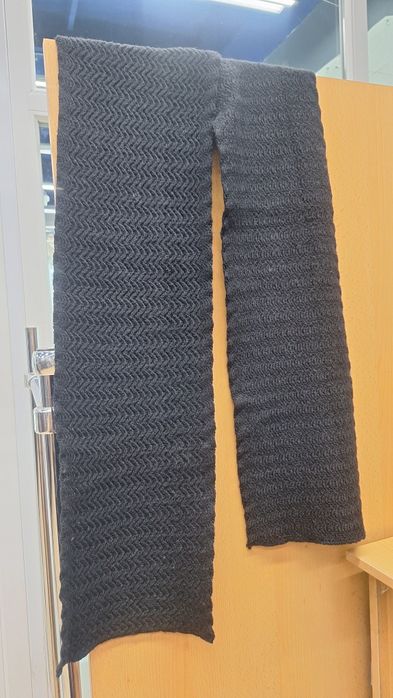 Продаются шарфы теплые, вязаные.