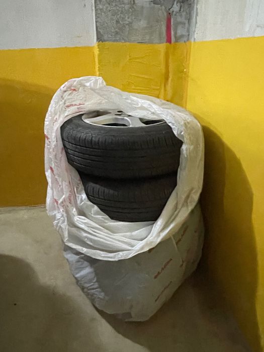 Комплект летни колела 165/70/14r Lassa гуми с оригинални VW джанти 14”