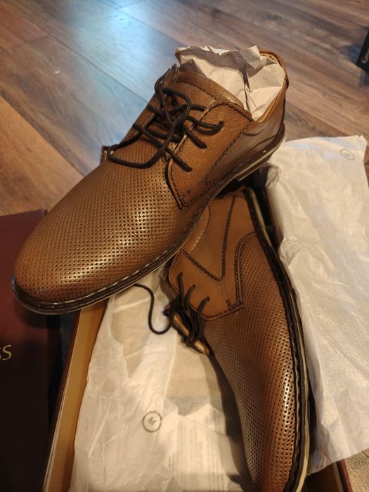 Официални обувки от естествена кожа и нови сандали размер 45