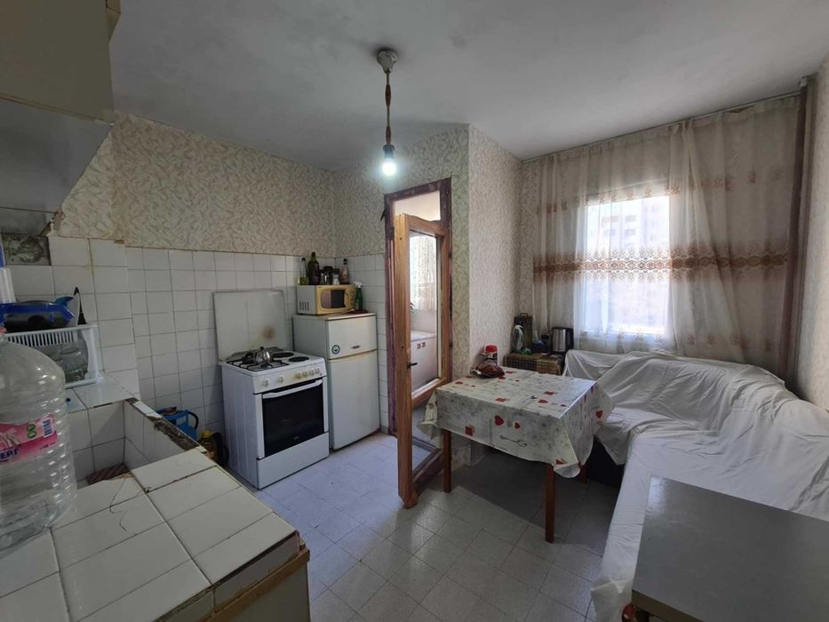 Продава се Тристаен апартамент в Хасково, Любен Каравелов - 80 кв.м за 893 €/кв.м - Снимка #3