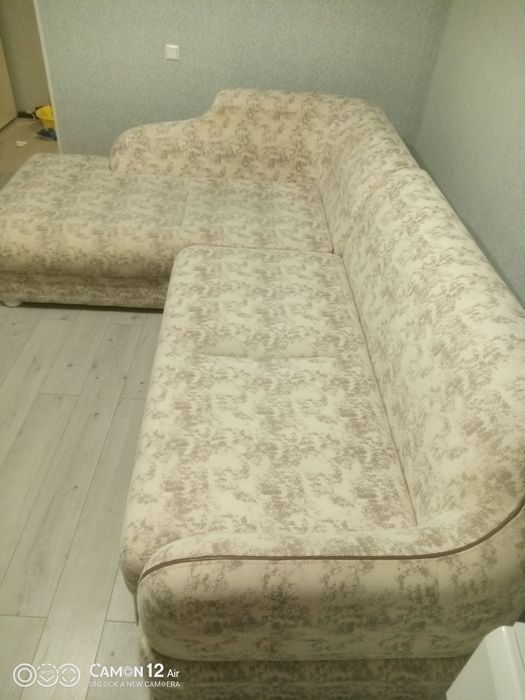 Угловой диван для зала