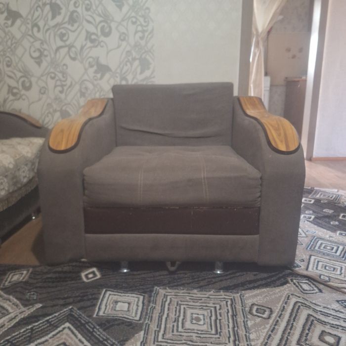 Продам хорошее кресло кровать
