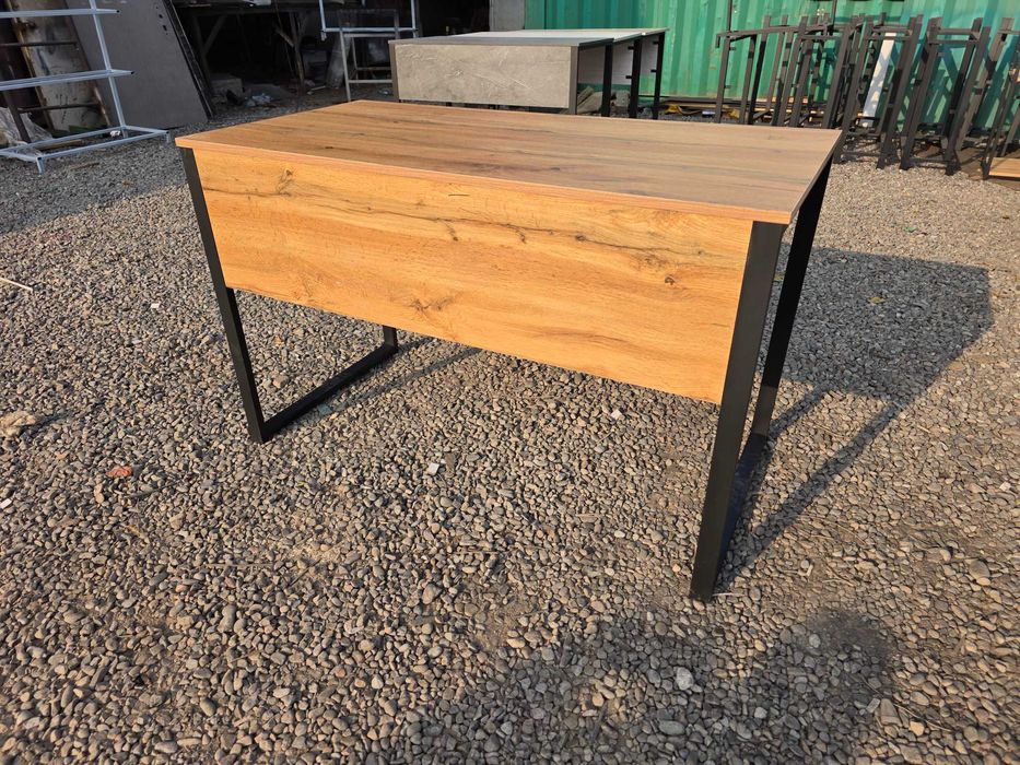 dars qilsh uchun stol ofis va uy uchun