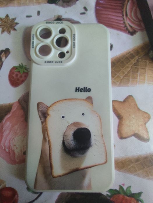 Чехлы на iPhone 13