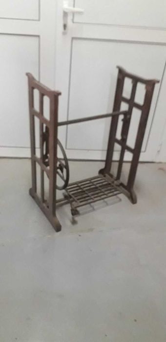 Масивни маси , маси от шевна машина , мостри и ретро - холандска