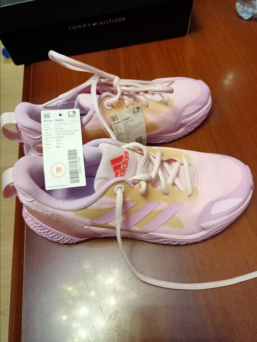 кроссовки женские