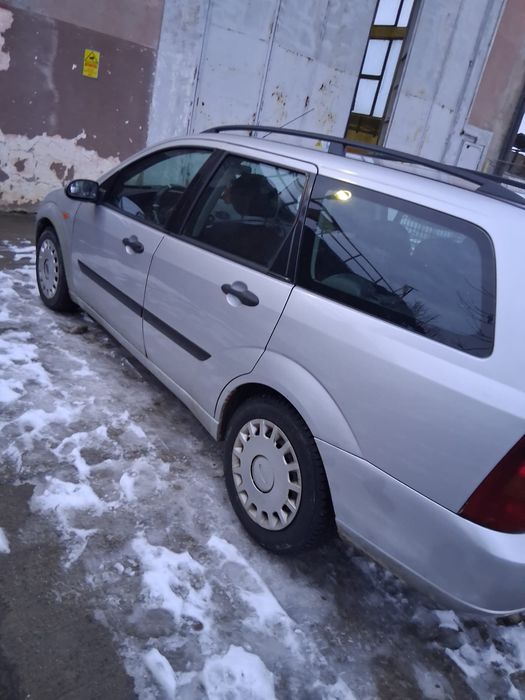 Vand/ dezmembrez ford focus