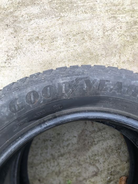 Vand 2cauciucuri iarna good year 2021 stare buna