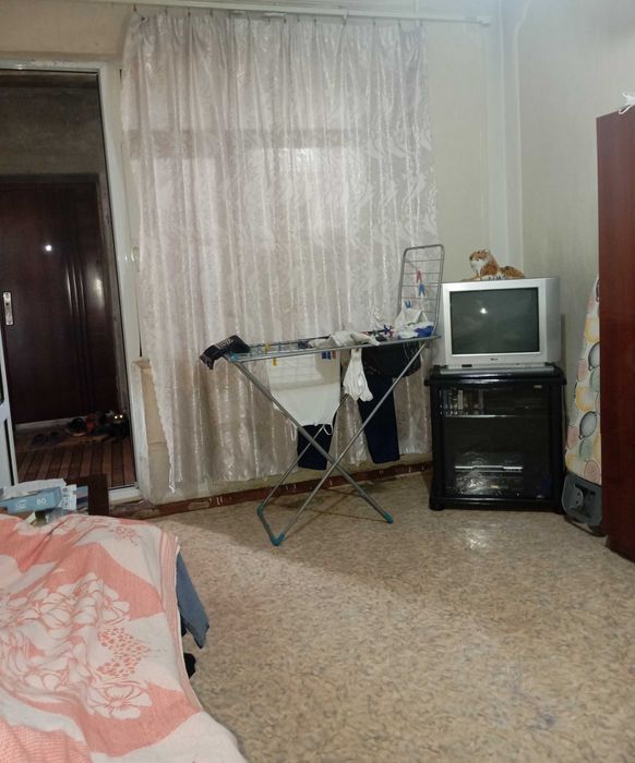 Продается 4- комнатная квартира на массиве куйлюк -3