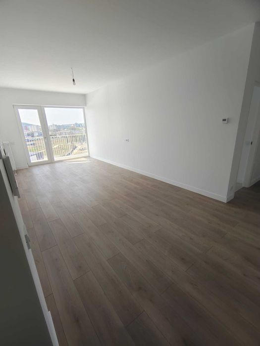Închiriez apartament – Silk District