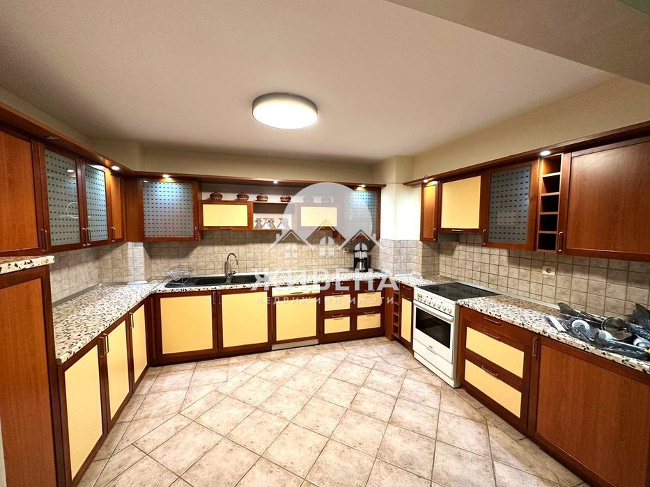 Дава се под наем Къща в Варна, м-т Евксиноград - 400 кв.м за 1750 € - Снимка #2