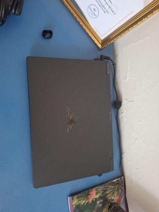 Hp victus sotiladi bir yillik garantiya bor