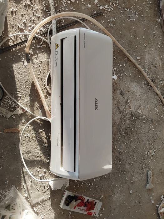 Климатик инверторен AUX