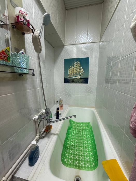 Arzon boldi 3 xonali yashashga tayyor kvartira sotuladi