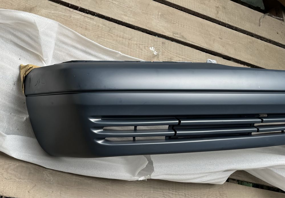 Передний бампер на Mercedes W140