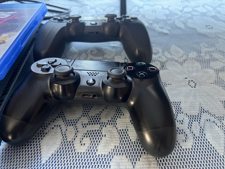 PlayStation 4 ,500 GB