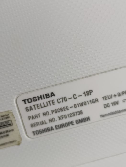 Laptop 17.3 alb Toshiba office Intel i3 cu 8gb ram