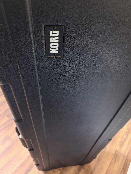 Korg pa5x  76 клавиша ,чисто нов !  С твърд калъф и тонколона Корг в комплект