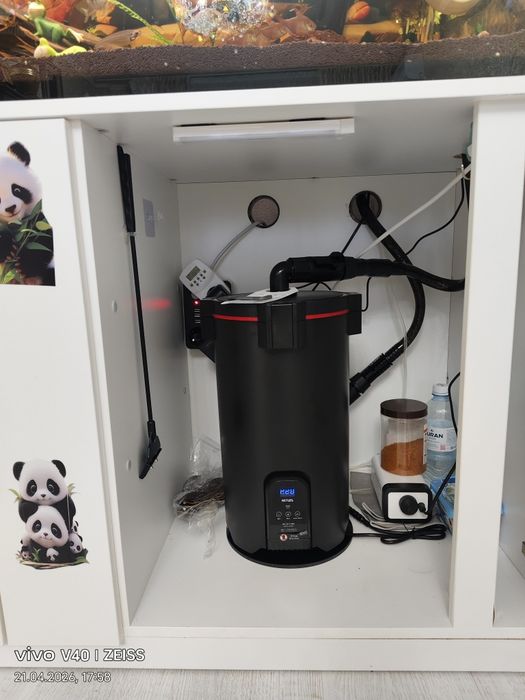 Аквариум на 275 литров.