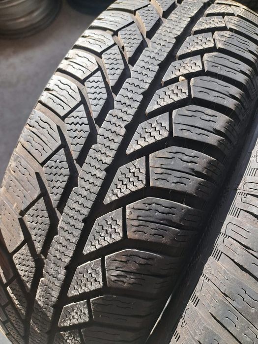 2 anvelope iarnă 185 65 r15 Semperit