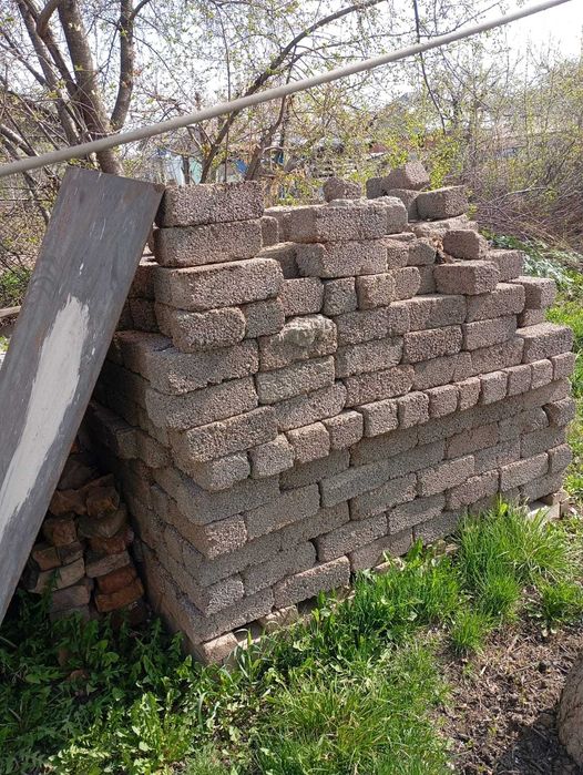 Керамзитный кирпич 80 тенге новый 700 штук