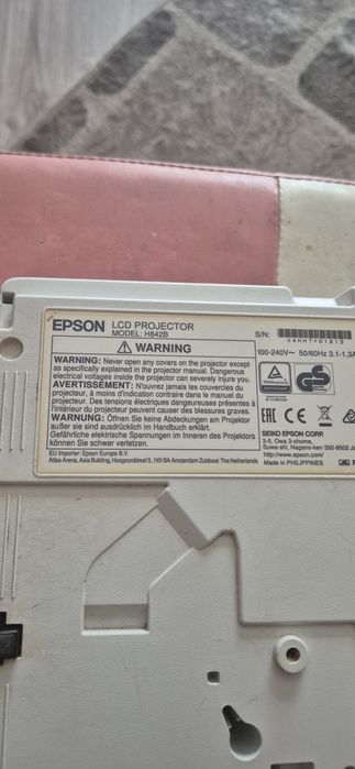 Vand 2 bucati de video proiectoare epson