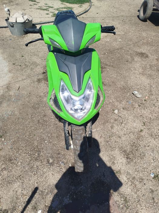 Продам скутер 80 куб