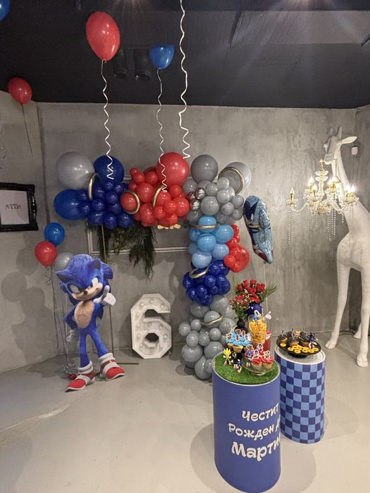 Соник стойка висока 1,40 см прекрасна